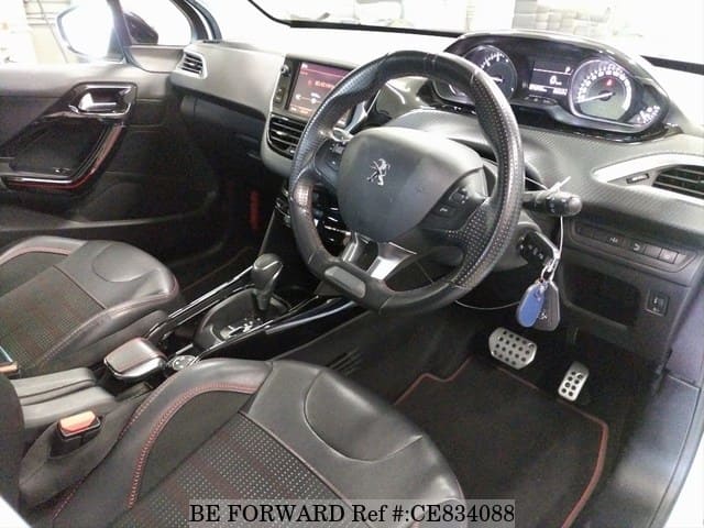 PEUGEOT 2008 GT LINE — фото 3