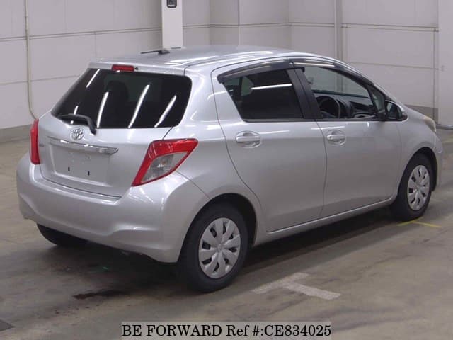 Toyota VITZ F — фото 2