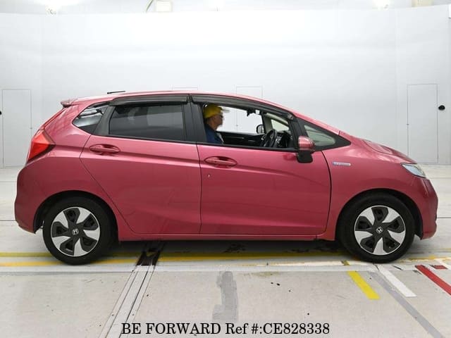 Honda FIT HYBRID F — фото 4