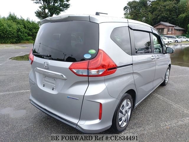 Honda FREED+ HYBRID — фото 2