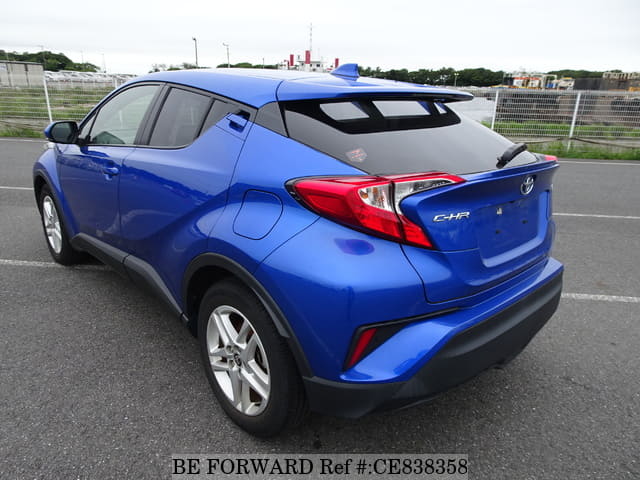 2021 Toyota C-hr, photo 3 of 3