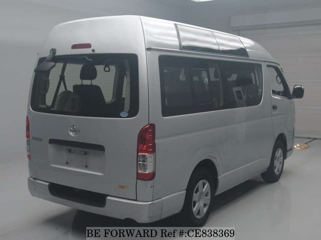 Toyota HIACE VAN — фото 2