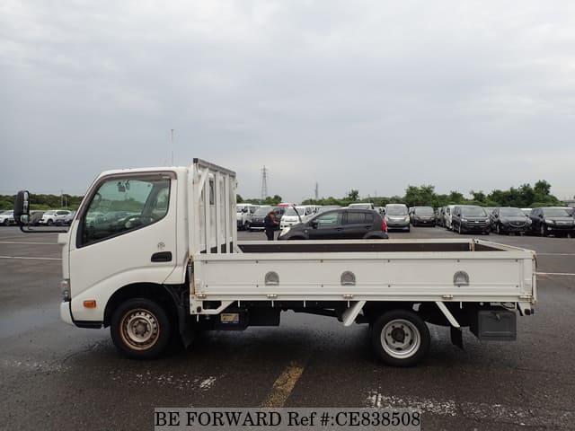 2021 Toyota Dyna, photo 2 of 3