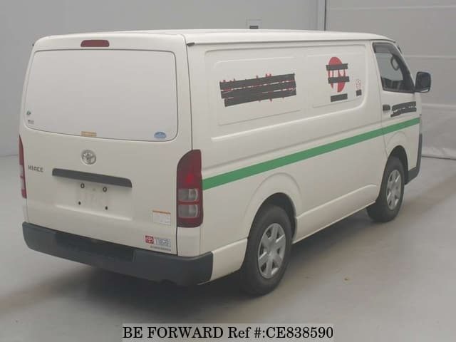 Toyota HIACE VAN — фото 2