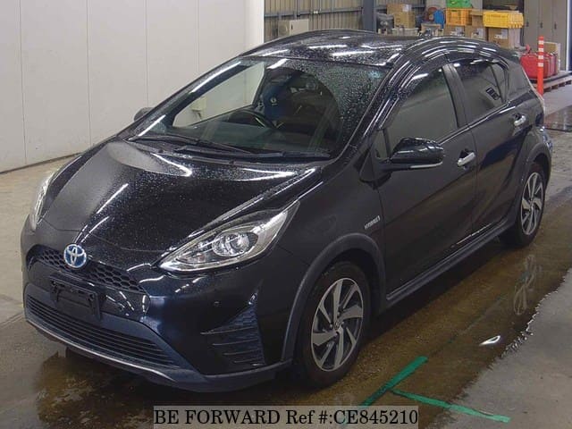 Toyota AQUA HYBRID CROSSOVER GLAM — фото 1