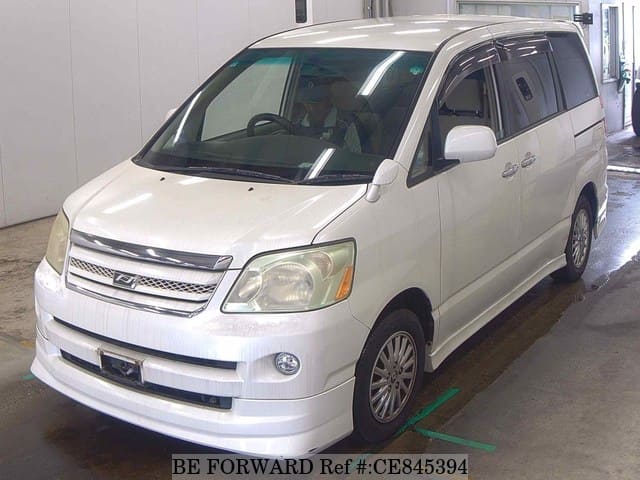 Toyota NOAH X — фото 1