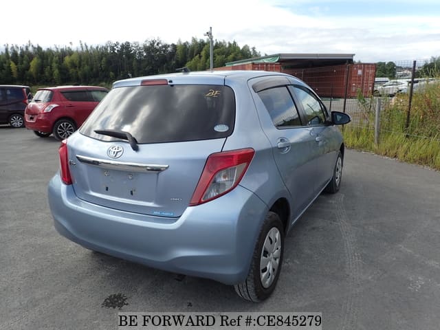 Toyota VITZ — фото 5
