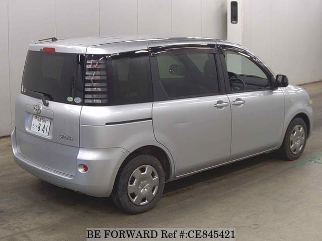 Toyota SIENTA X LIMITED — фото 2