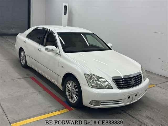Toyota CROWN ROYAL SALOON — фото 5