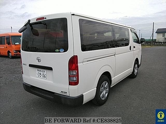 Toyota HIACE VAN — фото 2