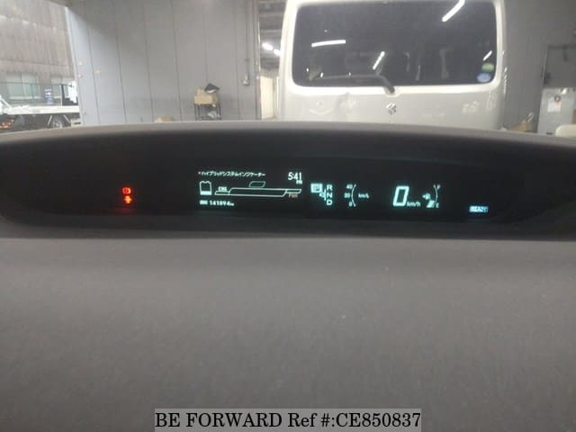 Toyota PRIUS HYBRID S — фото 5
