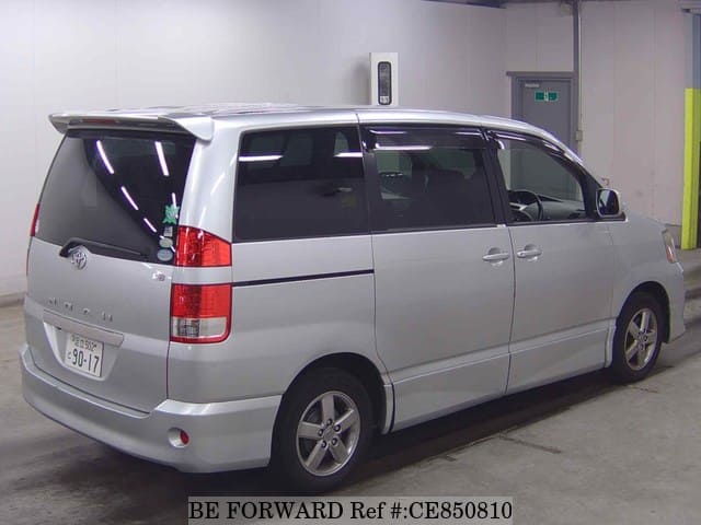 Toyota NOAH S — фото 2