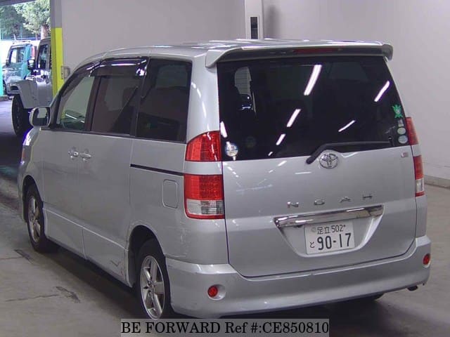 Toyota NOAH S — фото 3