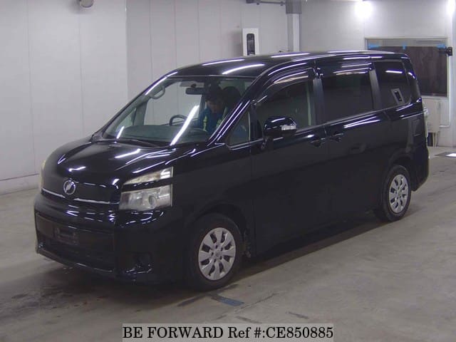 Toyota VOXY X L EDITION — фото 1