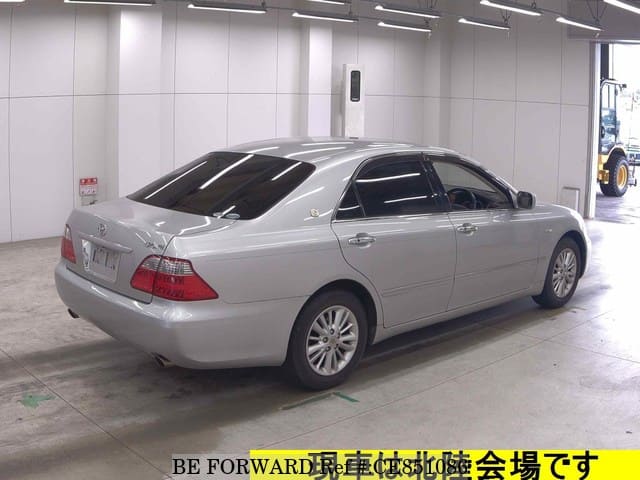 Toyota CROWN ROYAL SALOON — фото 2