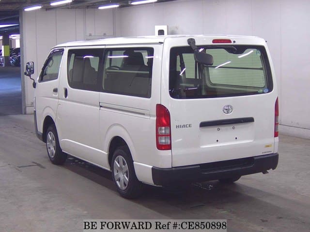 Toyota HIACE VAN DX — фото 3