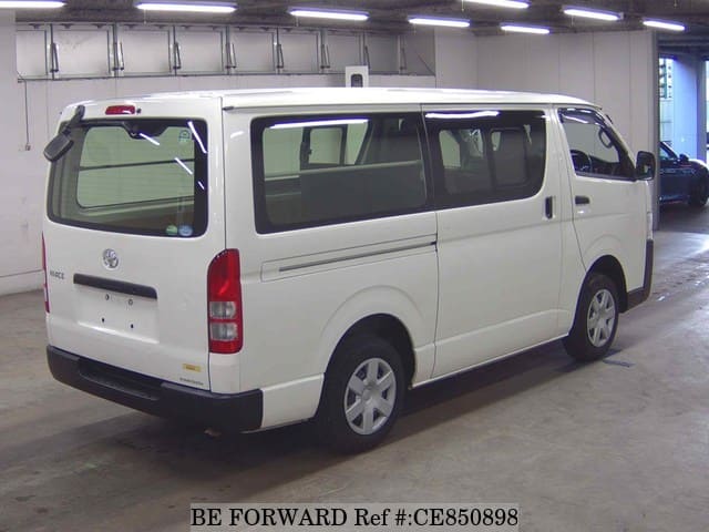 Toyota HIACE VAN DX — фото 2