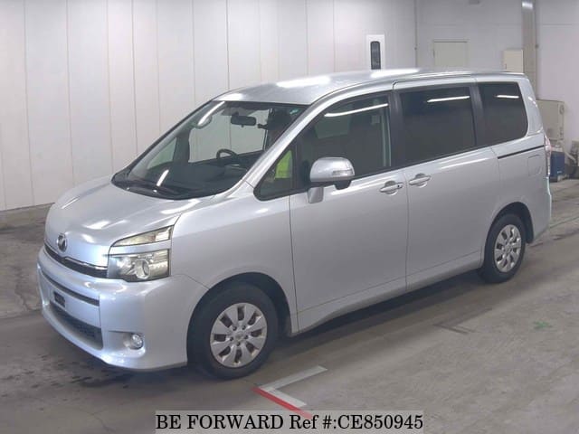 Toyota VOXY X L EDITION — фото 1