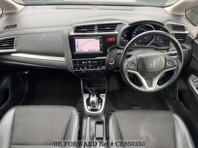 Honda FIT HYBRID L PACKAGE — фото 3