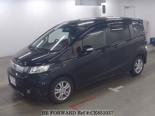 Honda FREED SPIKE G JUST SELECTION