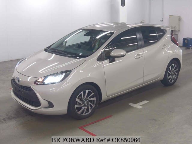 Toyota AQUA HYBRID G — фото 1