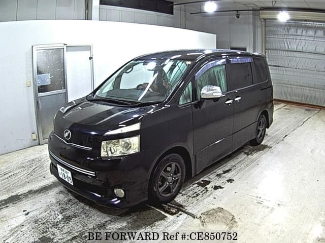 Toyota VOXY ZS KIRAMEKI 2 — фото 1