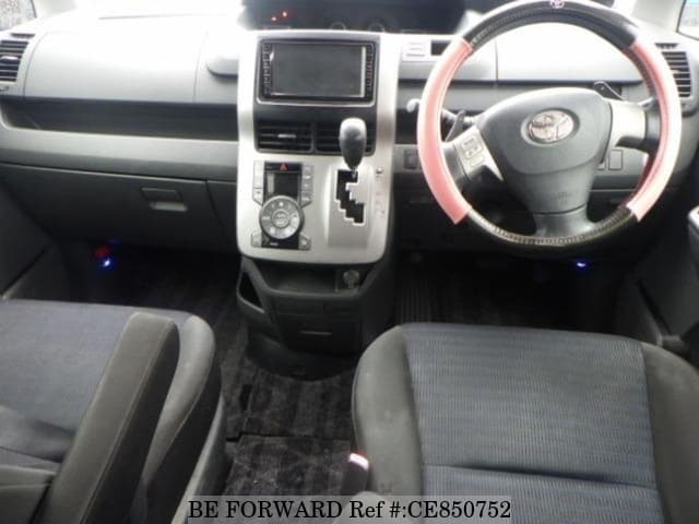 Toyota VOXY ZS KIRAMEKI 2 — фото 3