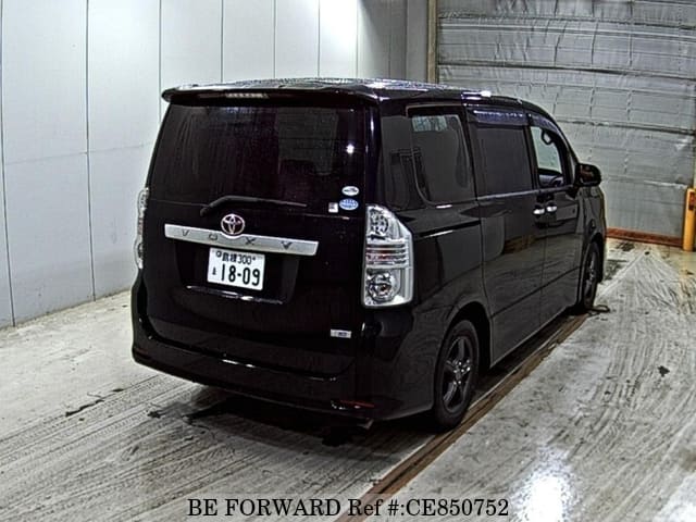 Toyota VOXY ZS KIRAMEKI 2 — фото 2