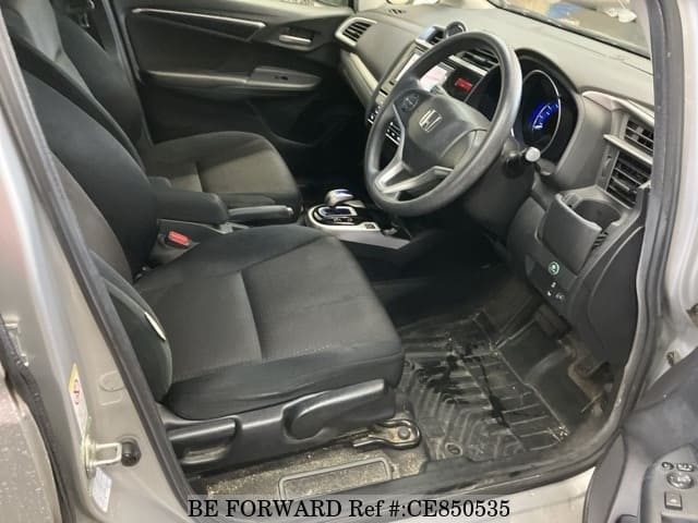 Honda FIT HYBRID F PACKAGE — фото 5