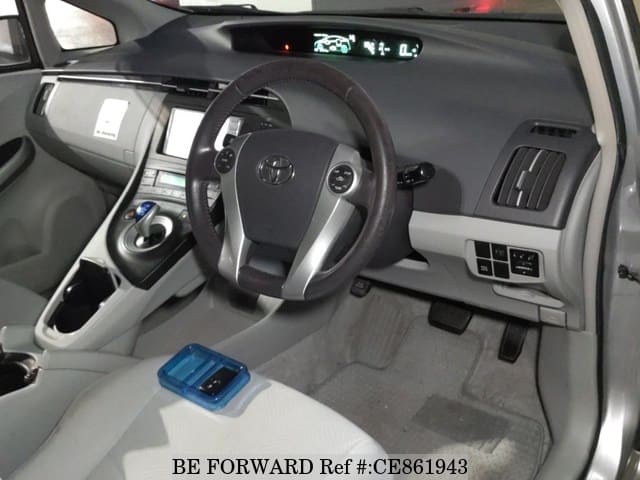 Toyota PRIUS HYBRID S — фото 3
