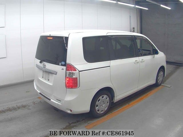 Toyota NOAH TYPE 2 — фото 2