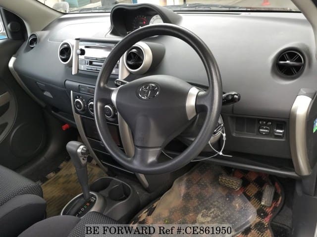 Toyota IST 1.3F L EDITION — фото 3