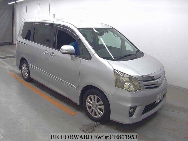 Toyota NOAH SI — фото 5