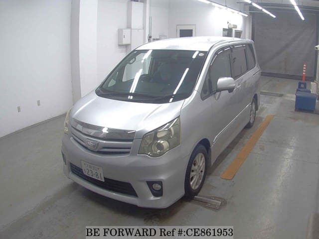 Toyota NOAH SI — фото 1