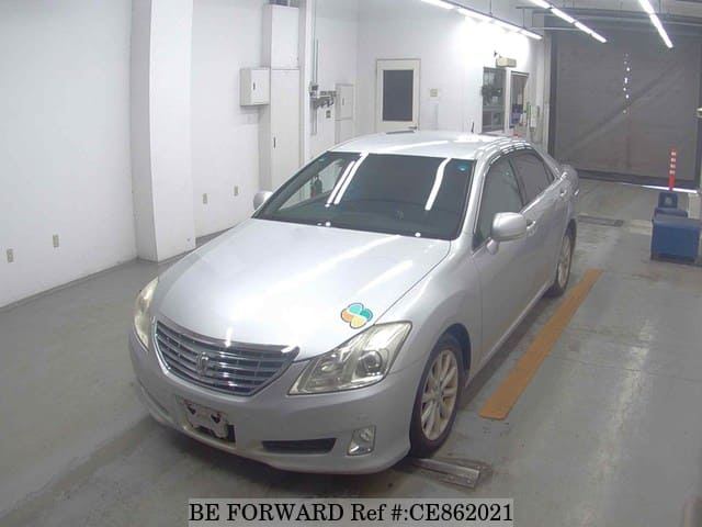 Toyota CROWN ROYAL SALOON — фото 1