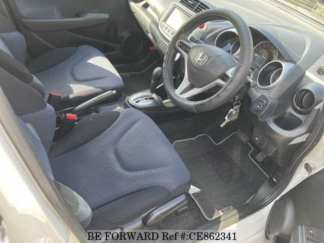 Honda FIT L — фото 4