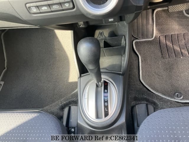 Honda FIT L — фото 5