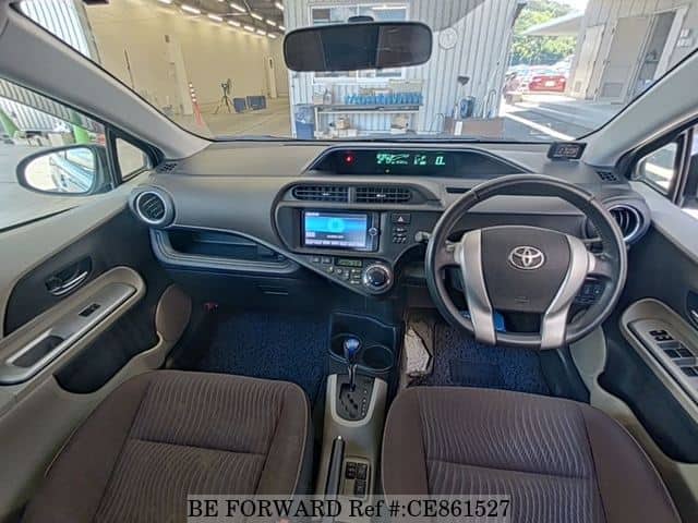 Toyota AQUA HYBRID G — фото 4