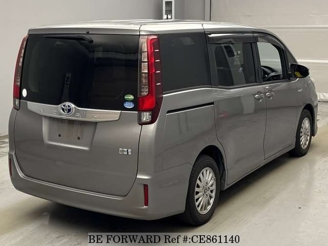 Toyota NOAH HYBRID X DELIGHT PLUS — фото 2