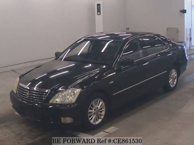 Toyota CROWN ROYAL SALOON — фото 1