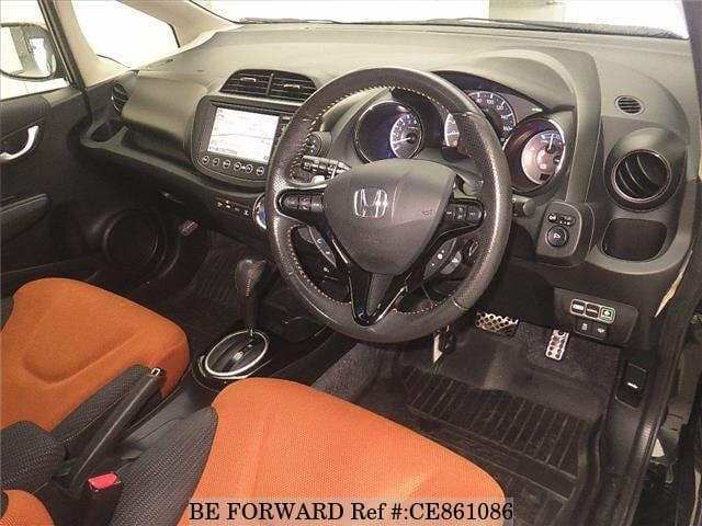 Honda FIT HYBRID RS — фото 3