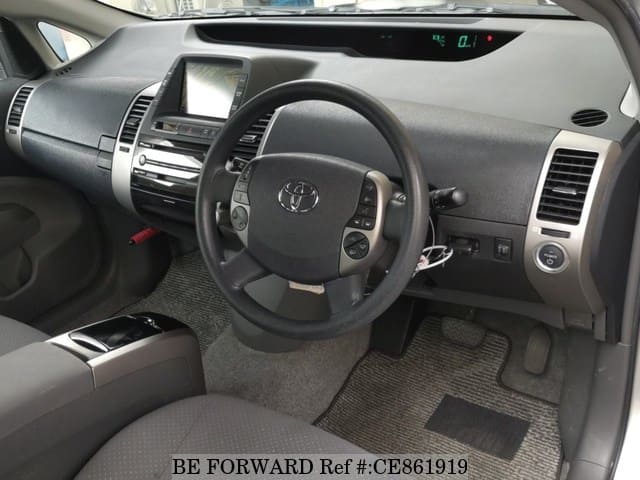 Toyota PRIUS HYBRID S — фото 3