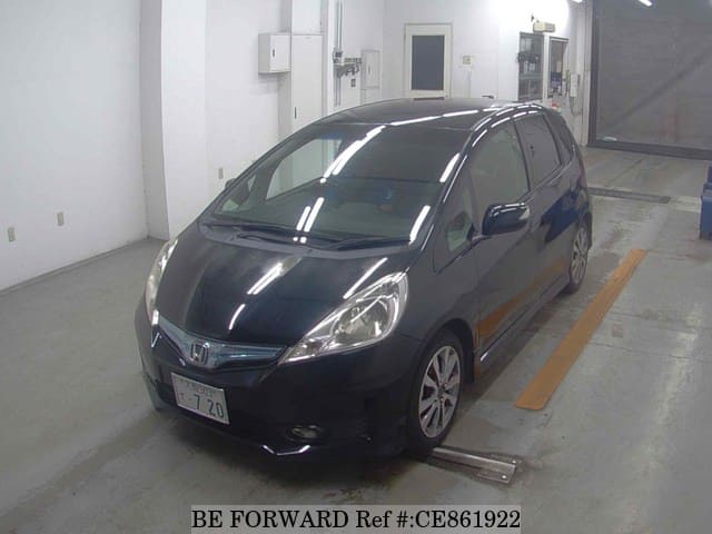 Honda FIT HYBRID RS — фото 1