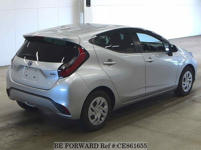 Toyota AQUA HYBRID X — фото 2