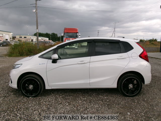 Honda FIT HYBRID F — фото 2