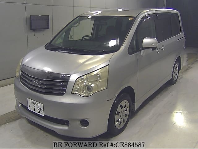 Toyota NOAH X L SELECTION — фото 1