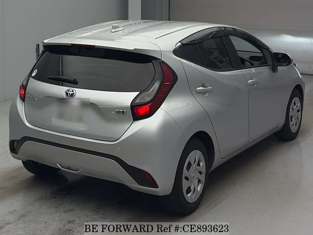 Toyota AQUA HYBRID X — фото 2