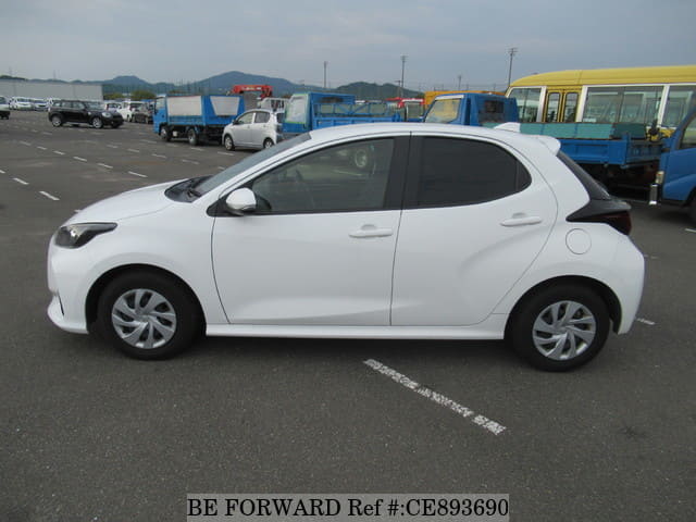 2021 Toyota Yaris, photo 2 of 3