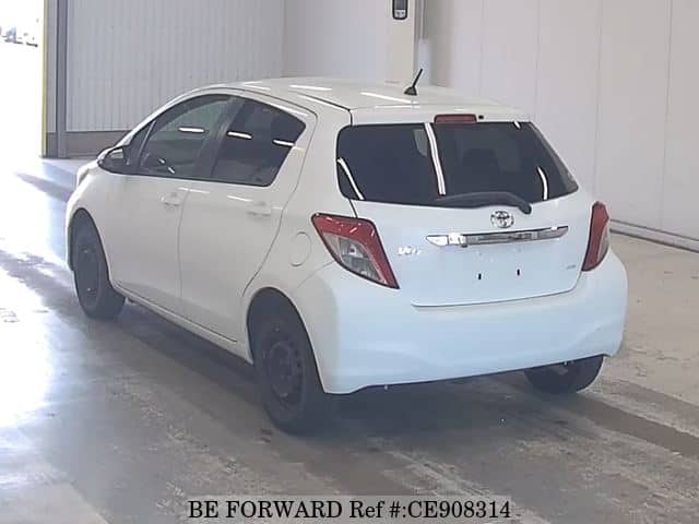 Toyota VITZ F — фото 3