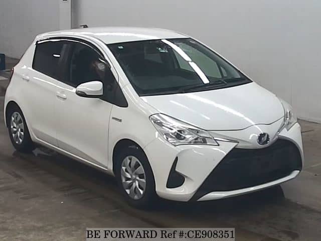 Toyota VITZ HYBRID F — фото 5